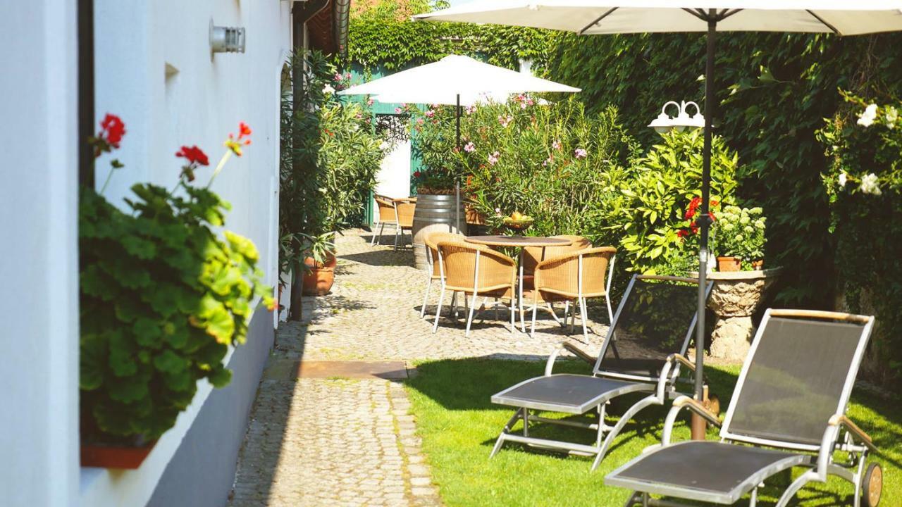 Gaestehaus Doris Purbach am Neusiedlersee Buitenkant foto