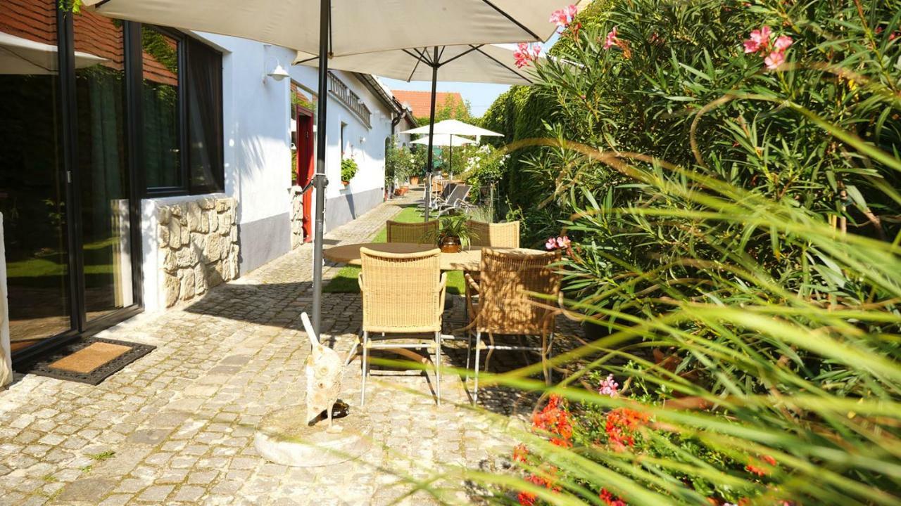 Gaestehaus Doris Purbach am Neusiedlersee Buitenkant foto